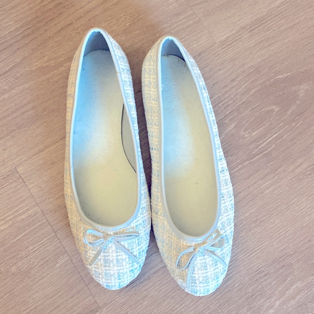 Gorgeous blue and white tweed ballet flats